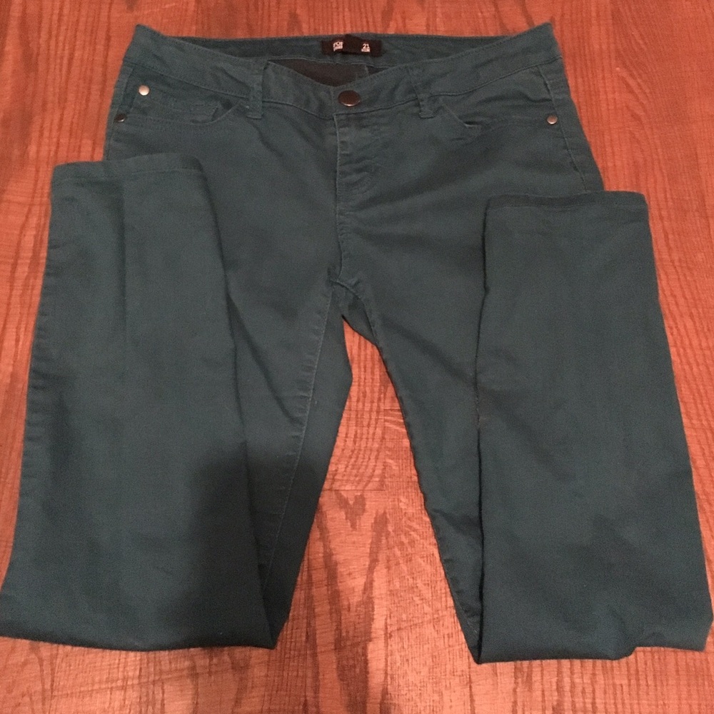 Size 28 Forever21 turquoise skinny jeans