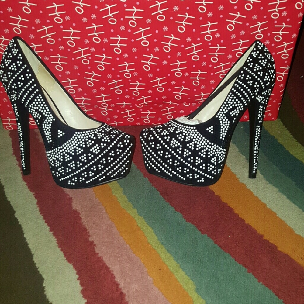 Outrageous Black & White Platforms
