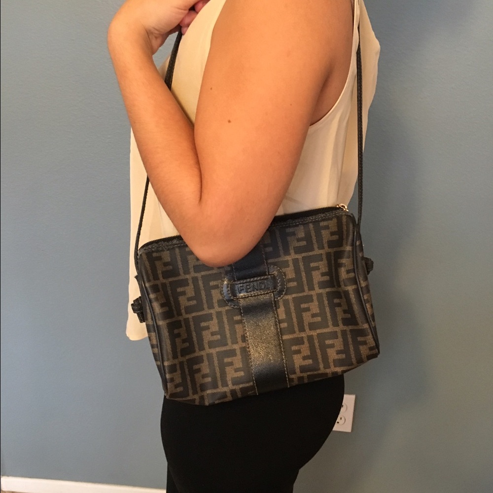 Vintage Fendi shoulder purse - Picture 2 of 4