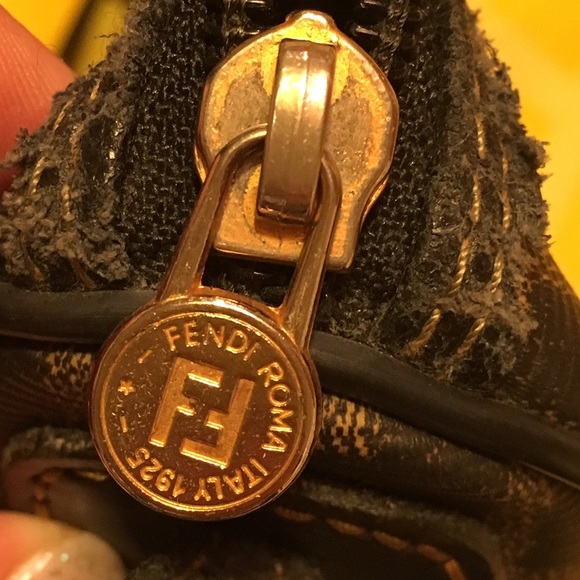 Vintage Fendi shoulder purse - Picture 4 of 4