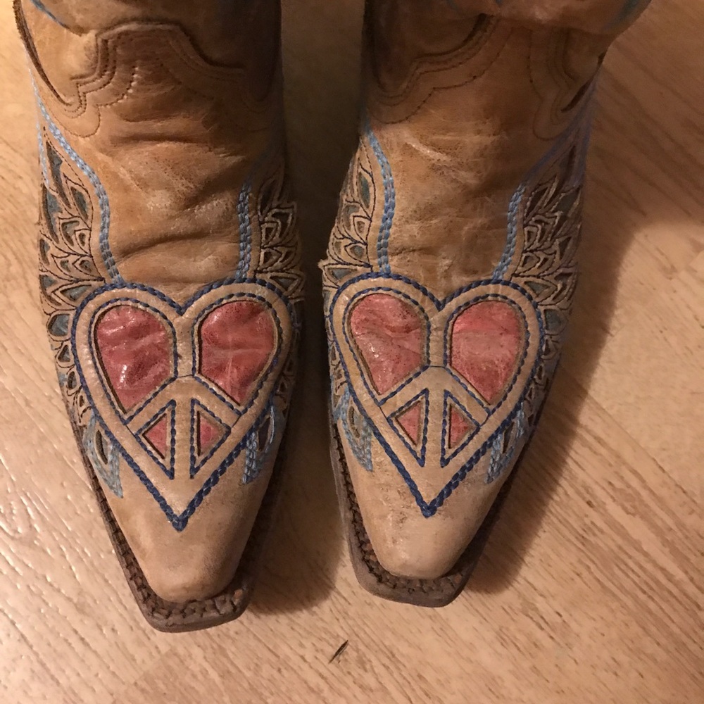 Corral boots