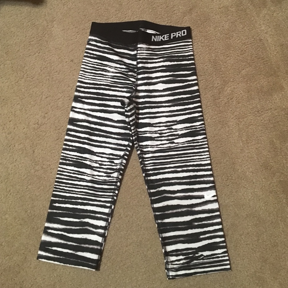 Nike Pro Capris
