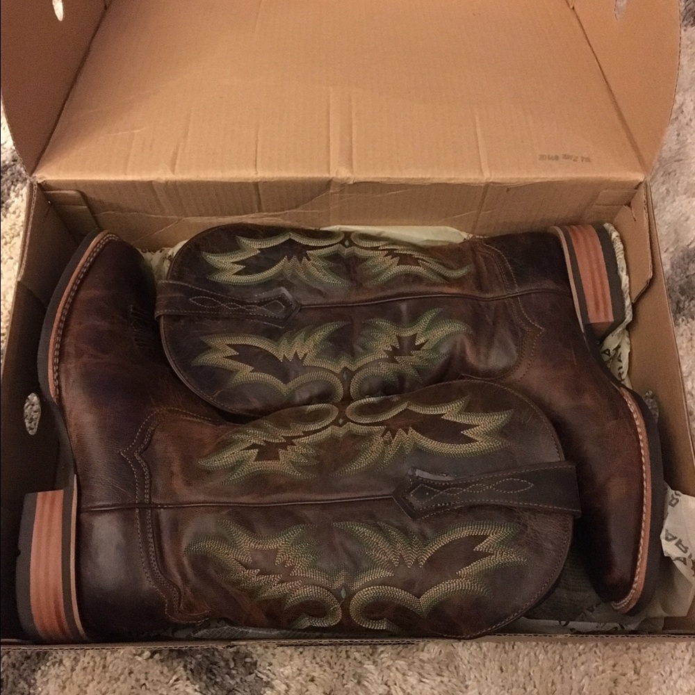 Ariat tombstone square toe western cowboy boots