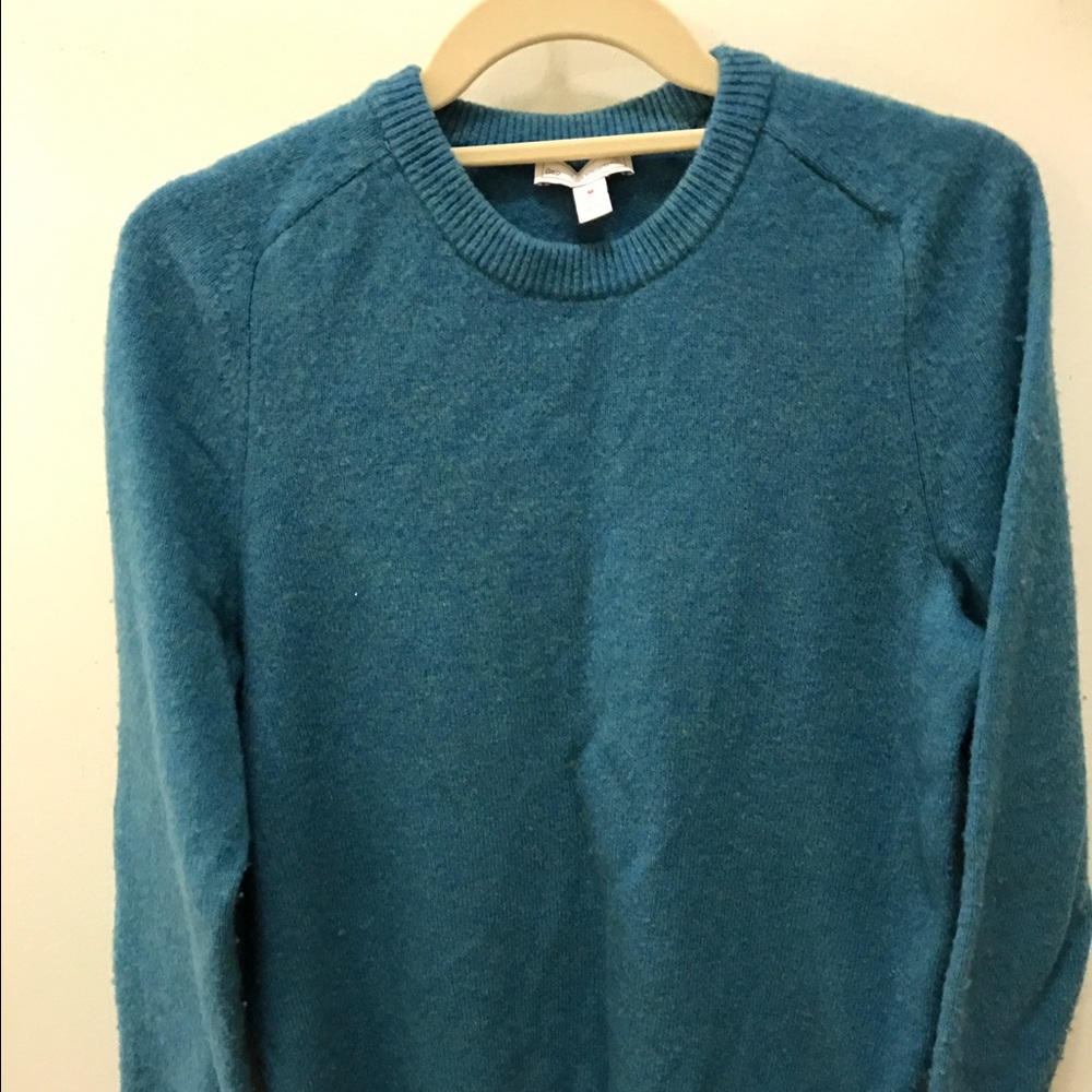 Very warm gap sweater