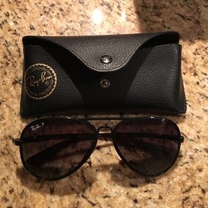 Polarized Ray Ban black plastic aviators