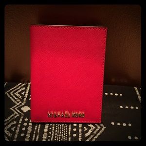 Michael Kors Jet Set Passport Wallet