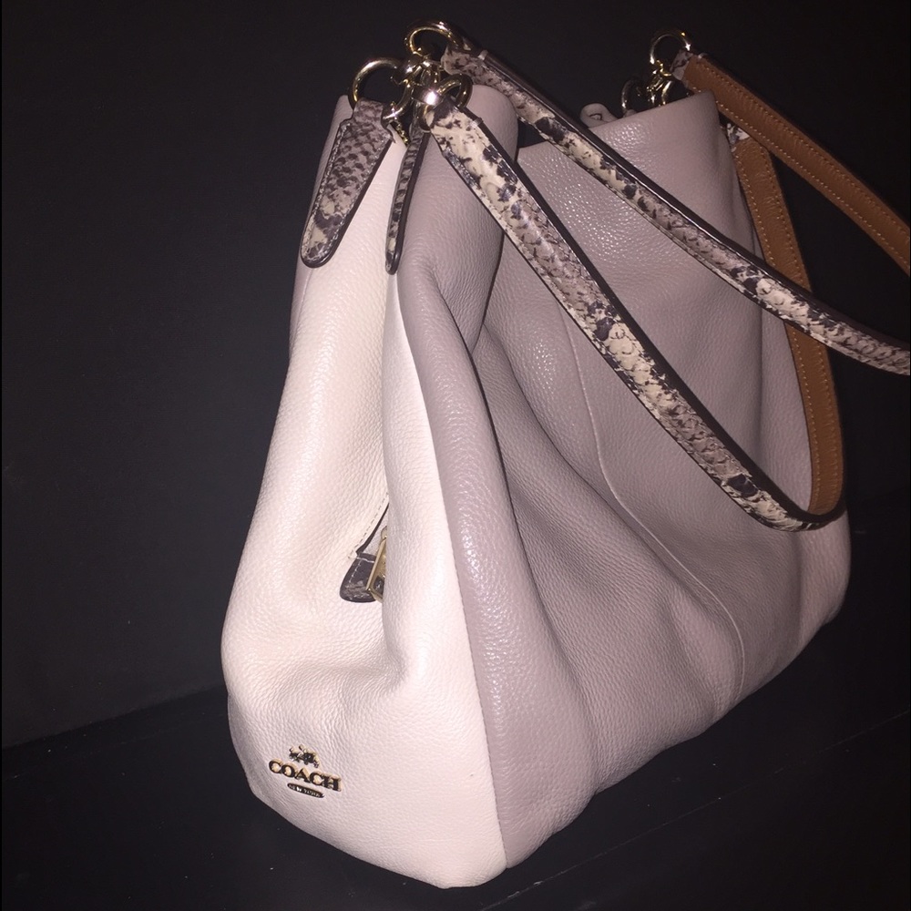 Coach pebble leather shoulder bag