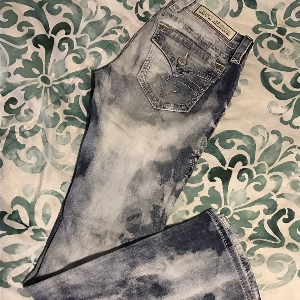 ROCK REVIVAL straight leg new acid wash