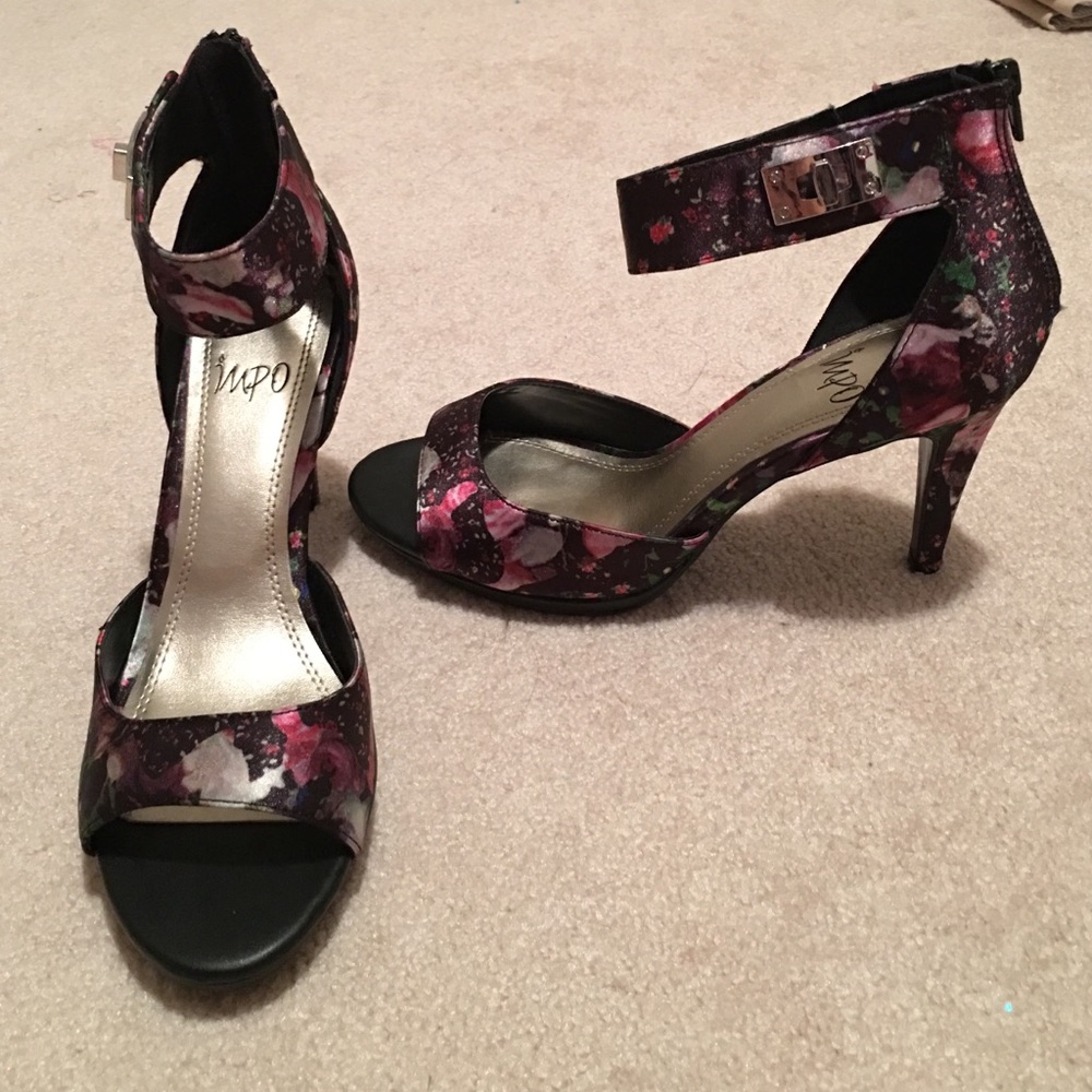 👊final sale 💥Impo floral print heels