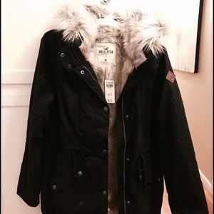 Hollister new with tags black faux fur lined parka