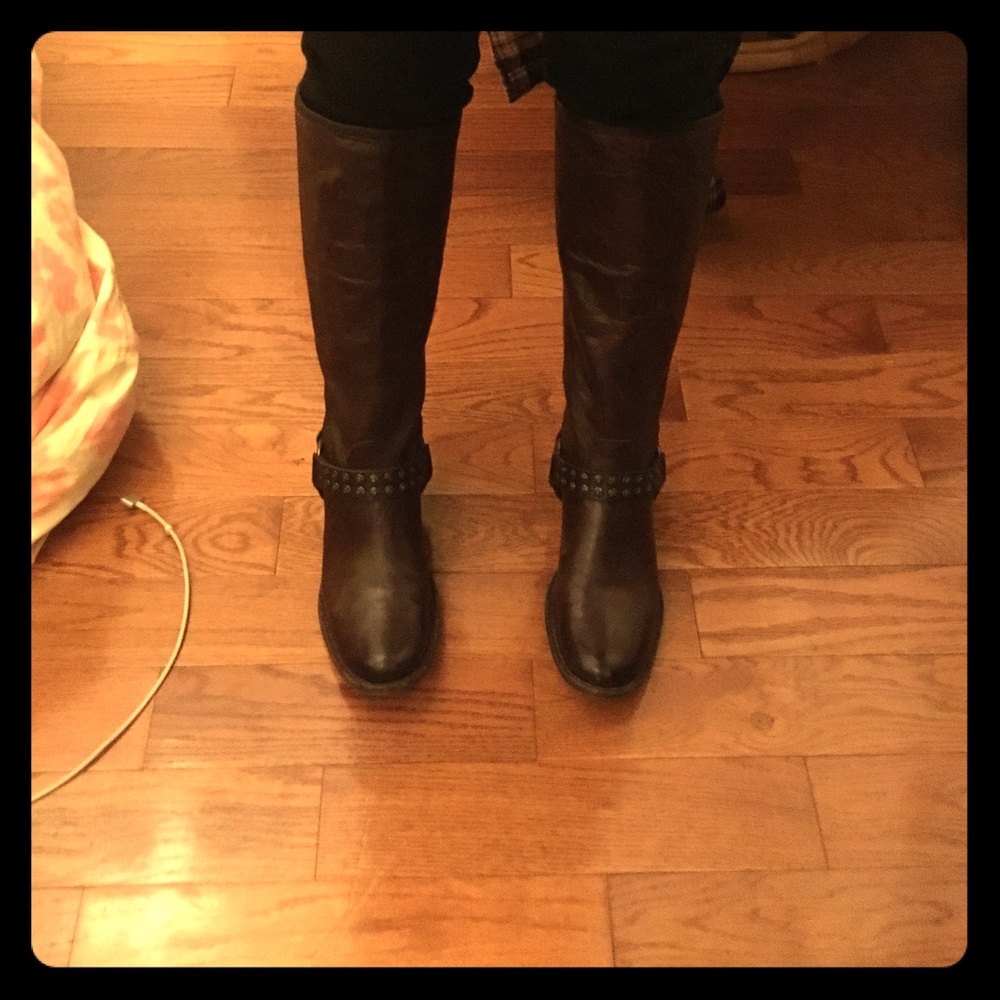 Frye Philip Studded boots sz 7