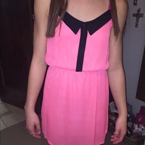 Very fun/bright dress 😻