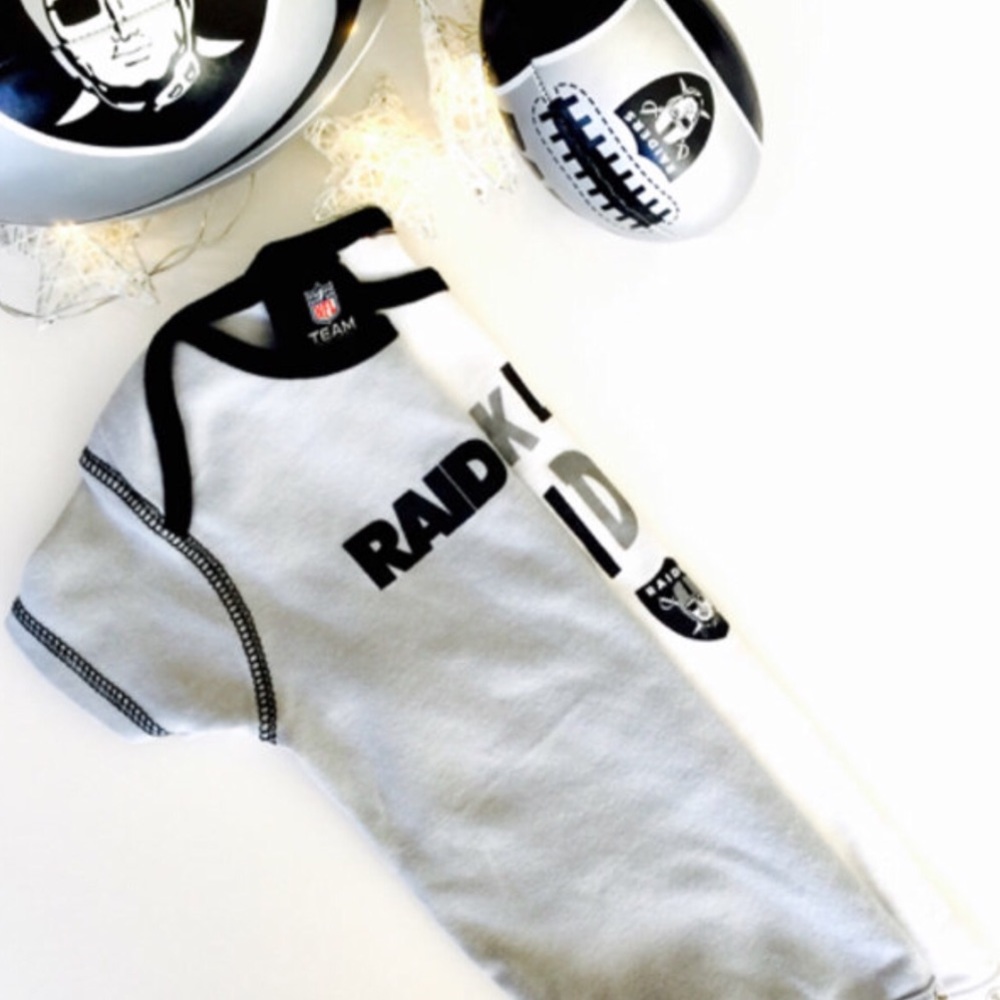 NFL LEAGUE Raiders Onesie 2 item Bundle