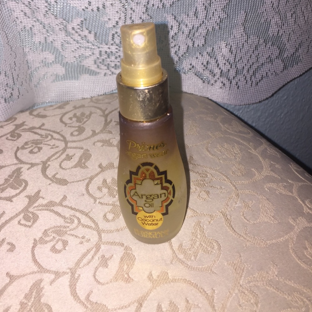 Aragon oil with coconut water