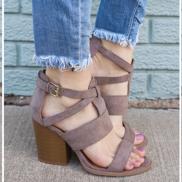 Qupid Shoes - HINGE-INSPIRED Block Heel Sandal