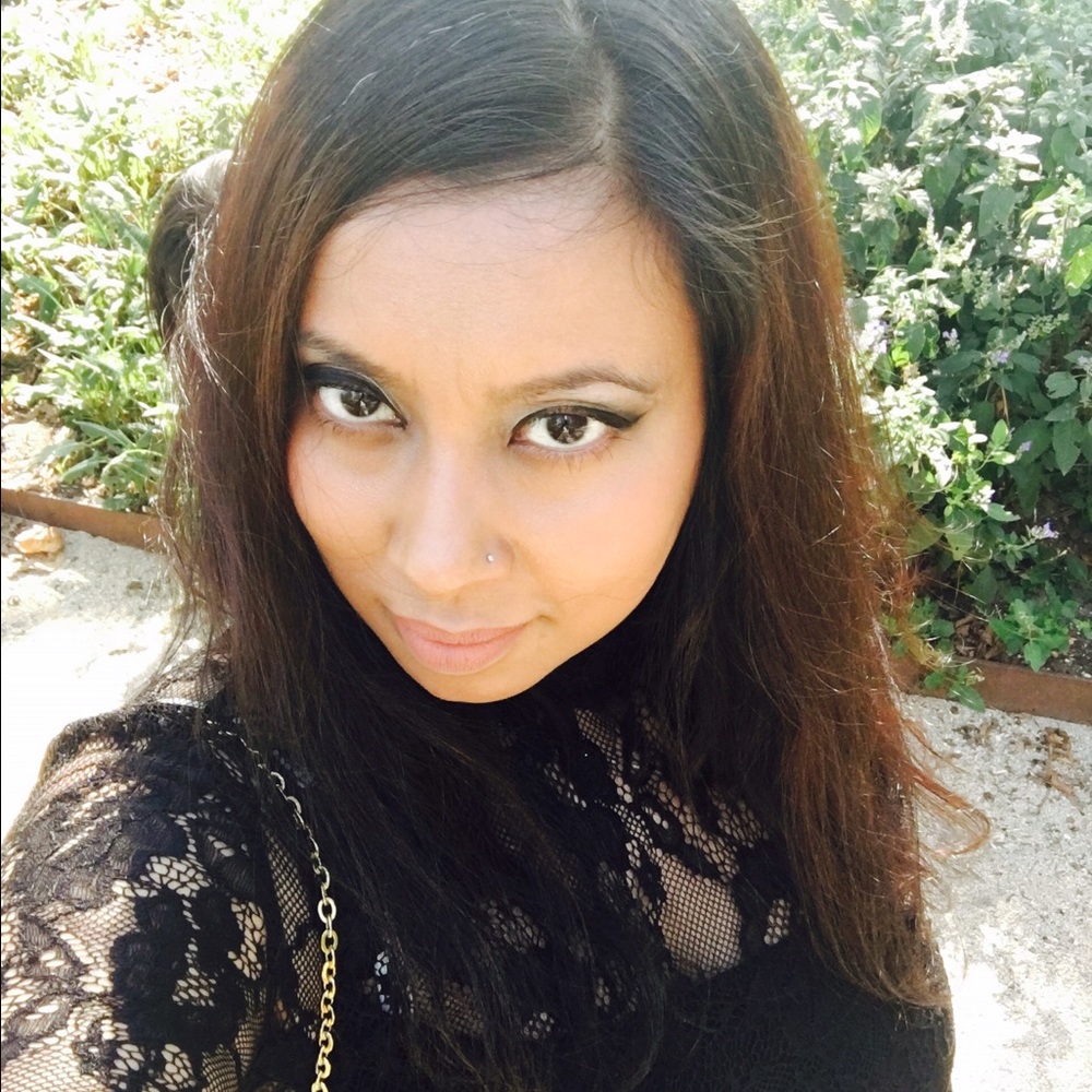 Meet your Posher, Khadeza