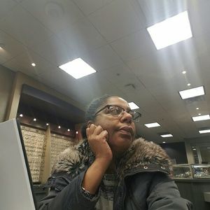 Meet your Posher, Sandra