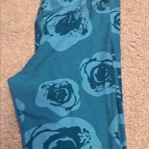 Lularoe OS leggings new never worn.