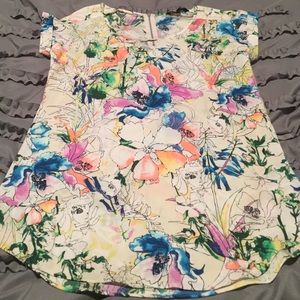 Floral Express V Neck