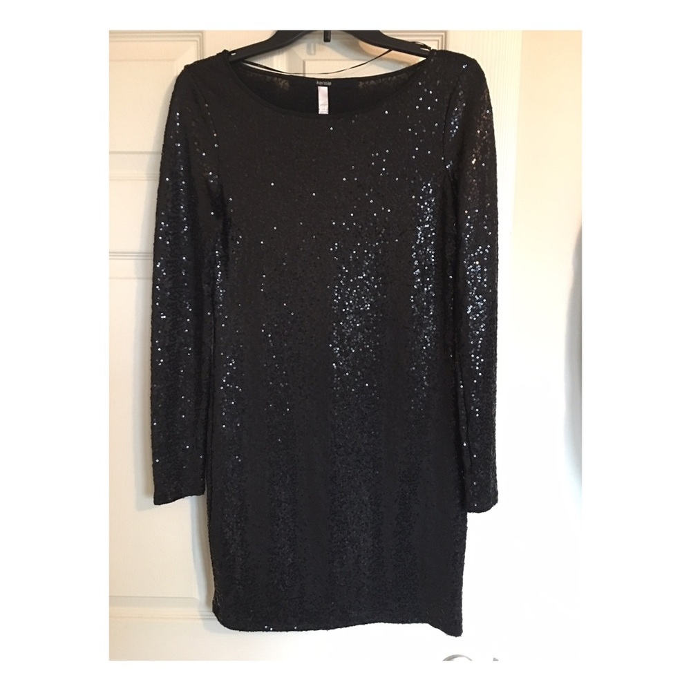 Black mini long sleeve sequins dress. Size S/M