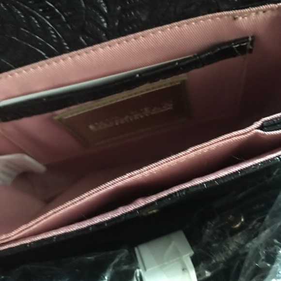 Black Leather Cross Body Handbag - Picture 5 of 6