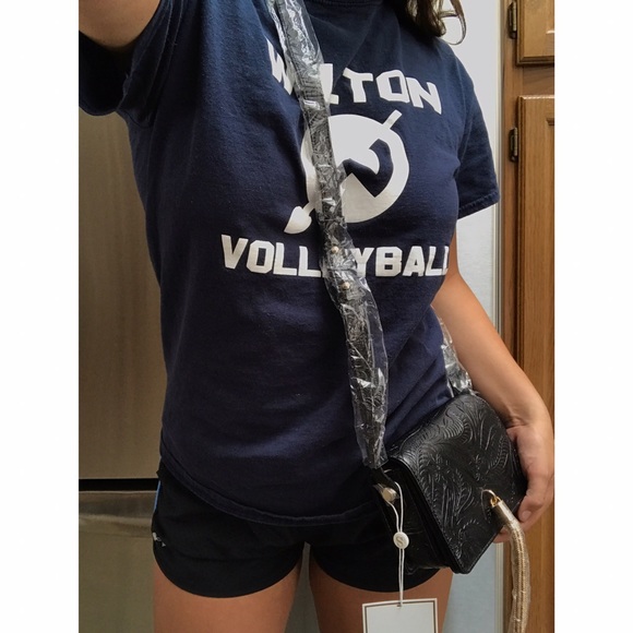 Black Leather Cross Body Handbag - Picture 6 of 6