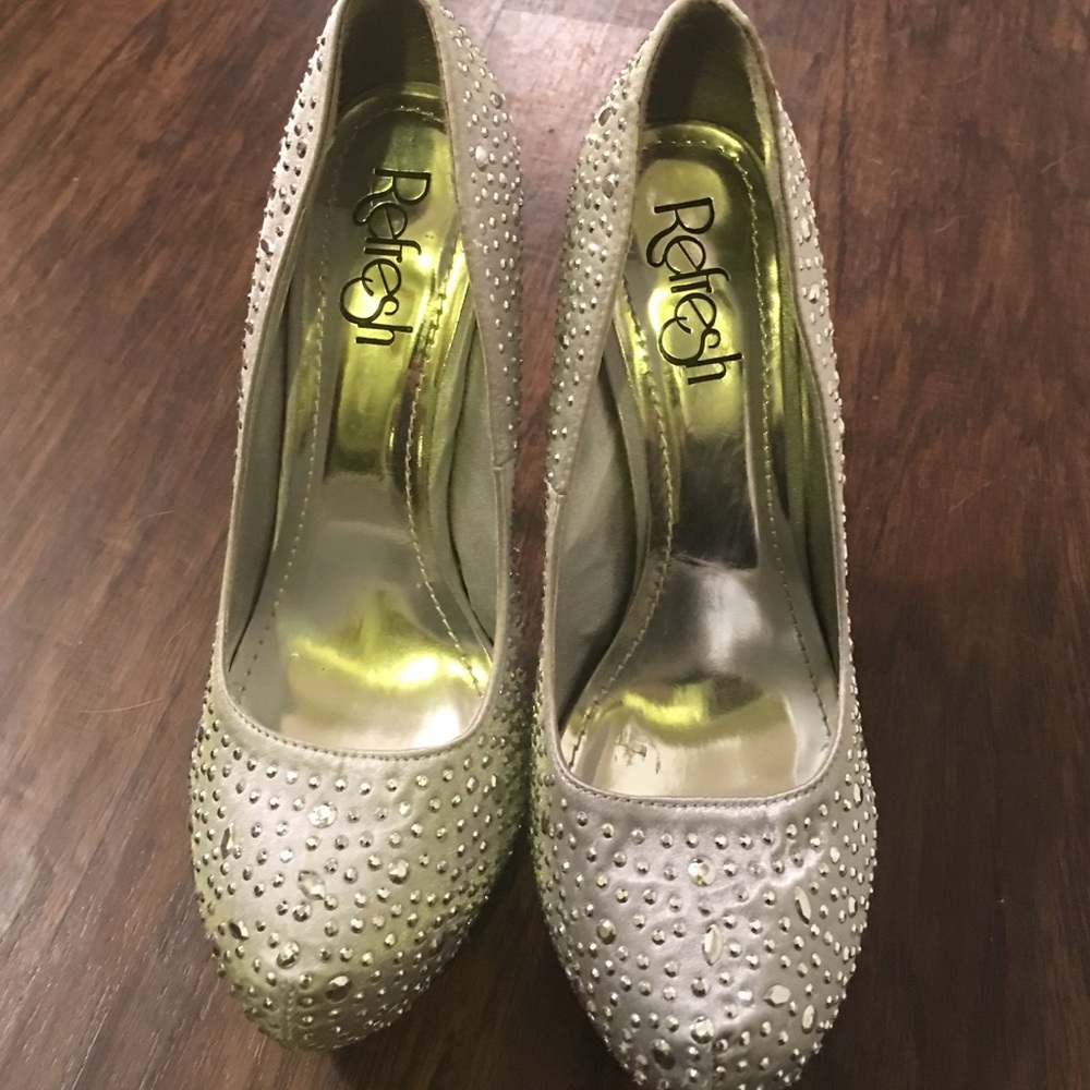 Silver sparkle heel