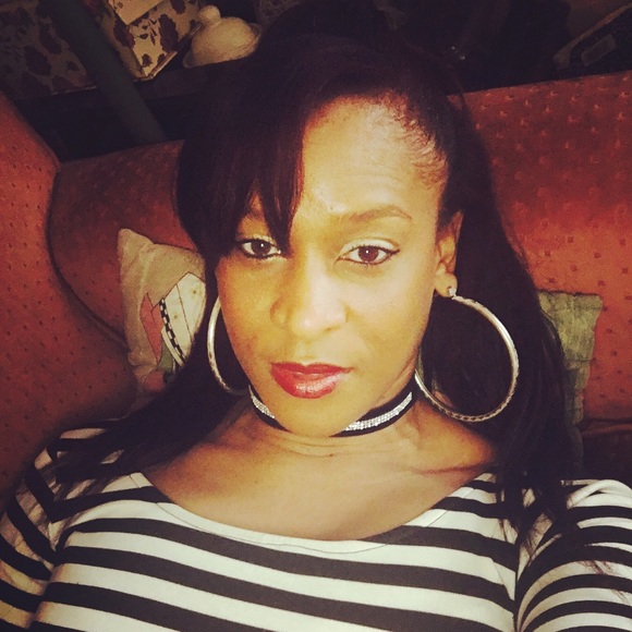 Meet your Posher, Angela - Picture 1 of 1