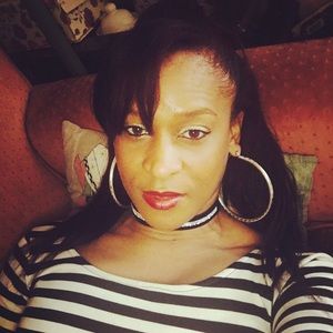 Meet your Posher, Angela