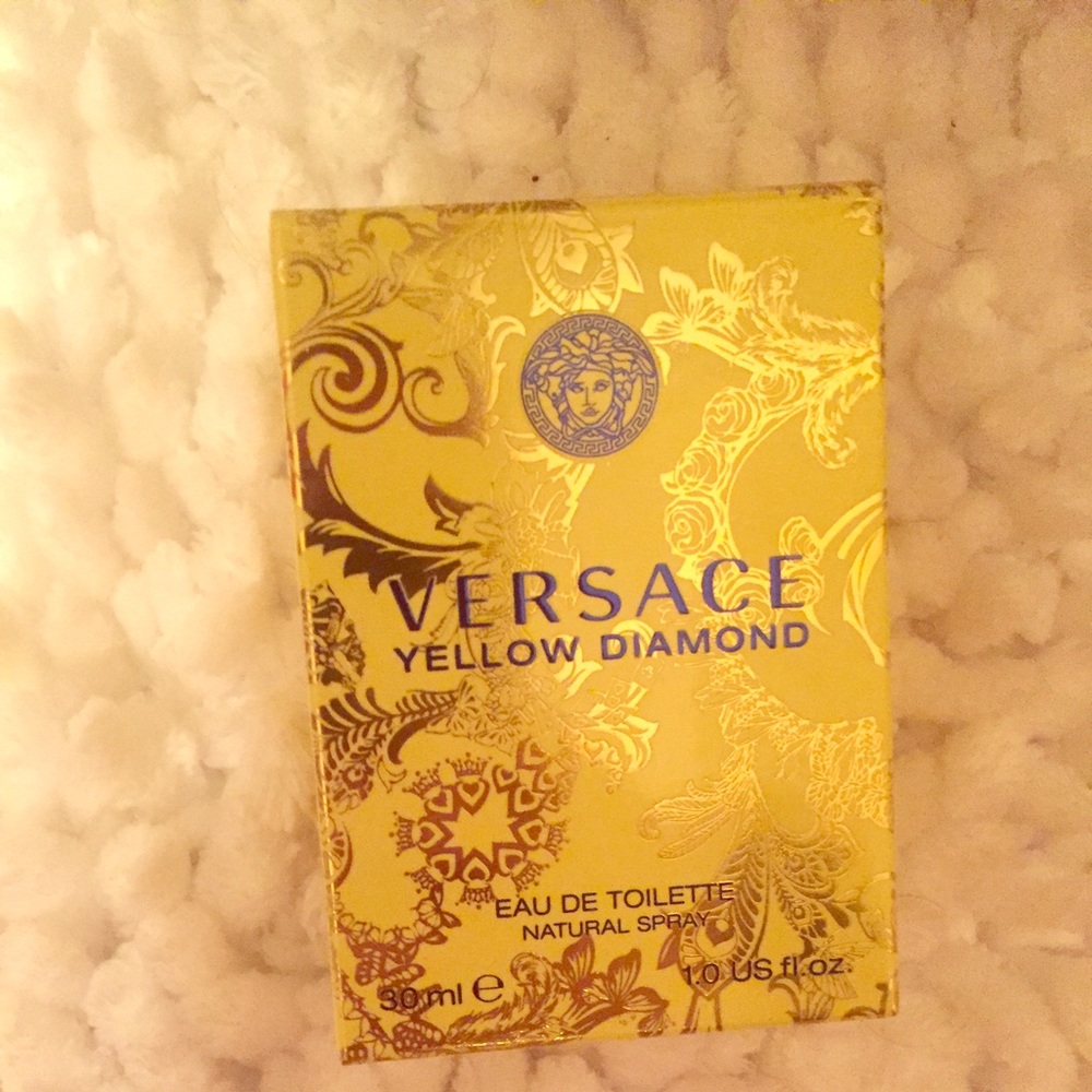 Versace yellow diamond perfume
