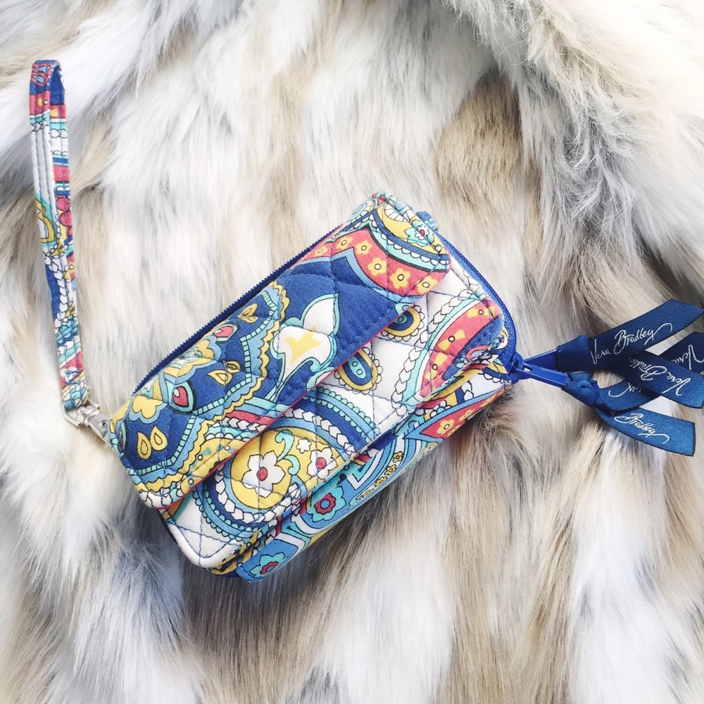 ✨Vera Bradley iPhone 5/5s Wristlet
