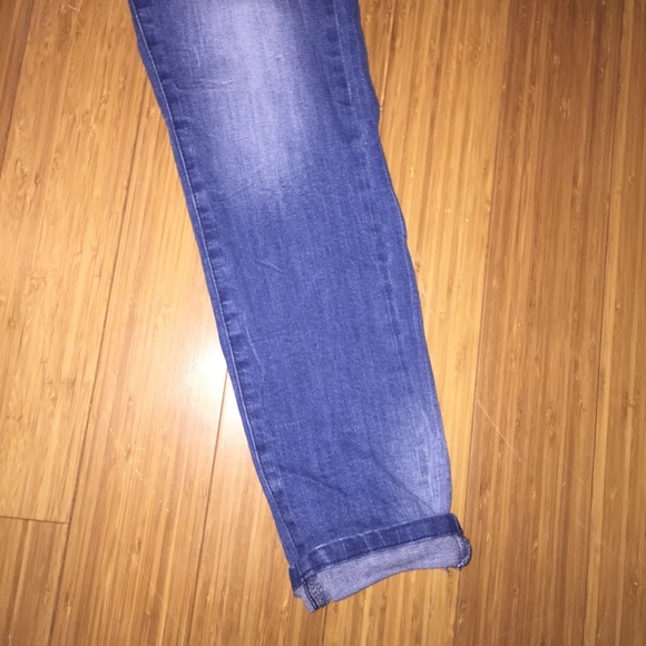 FOREVER 21 High-Waisted Jeans - Picture 2 of 3