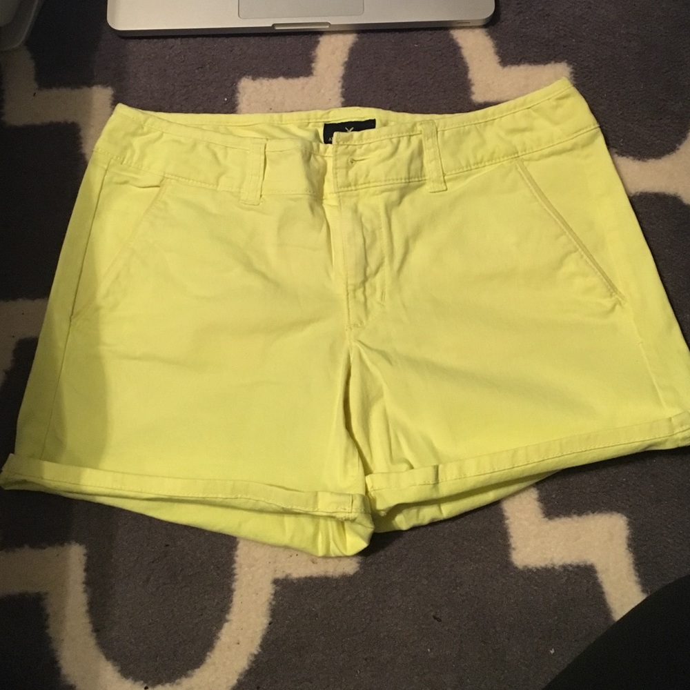 American Eagle midi stretch yellow shorts