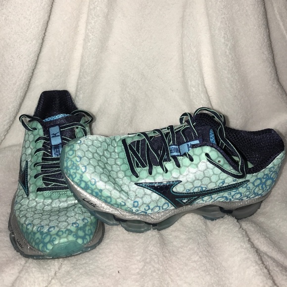 Mizuno Shoes - Mizuno Wave Prophecy 3