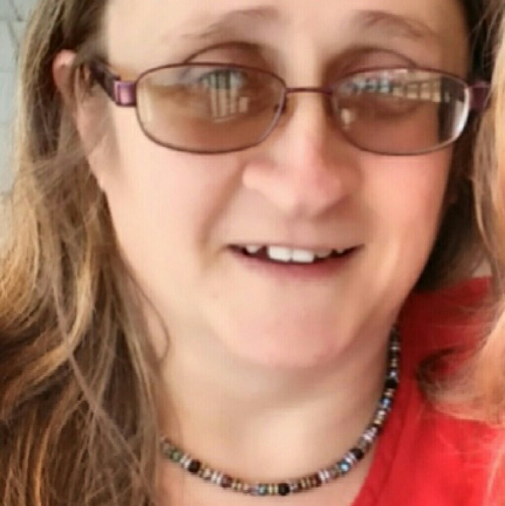 Meet your Posher, Paula. A premier designs Jeweler