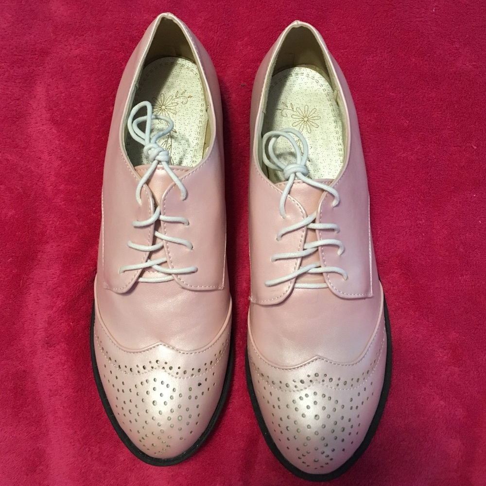 Brogues Wing Tip Oxfords, Frosted Ice Pink, size 9