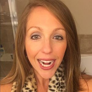 Meet your Posher, Jena