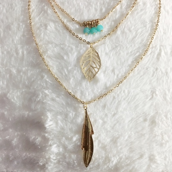 calicactus Jewelry - Boho gold necklace with feather charm