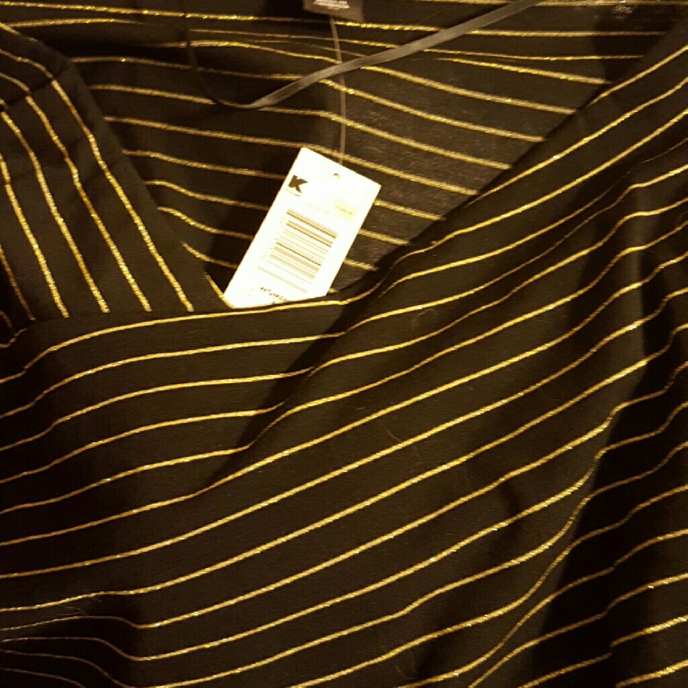 Black and Gold Large Layered Top
