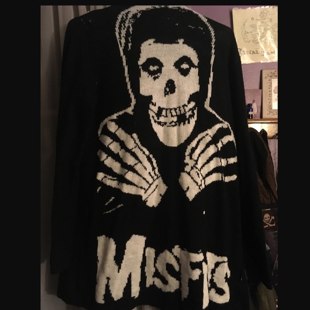 Mistfits Sweater/Cardigan