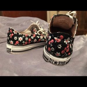 Floral Converse