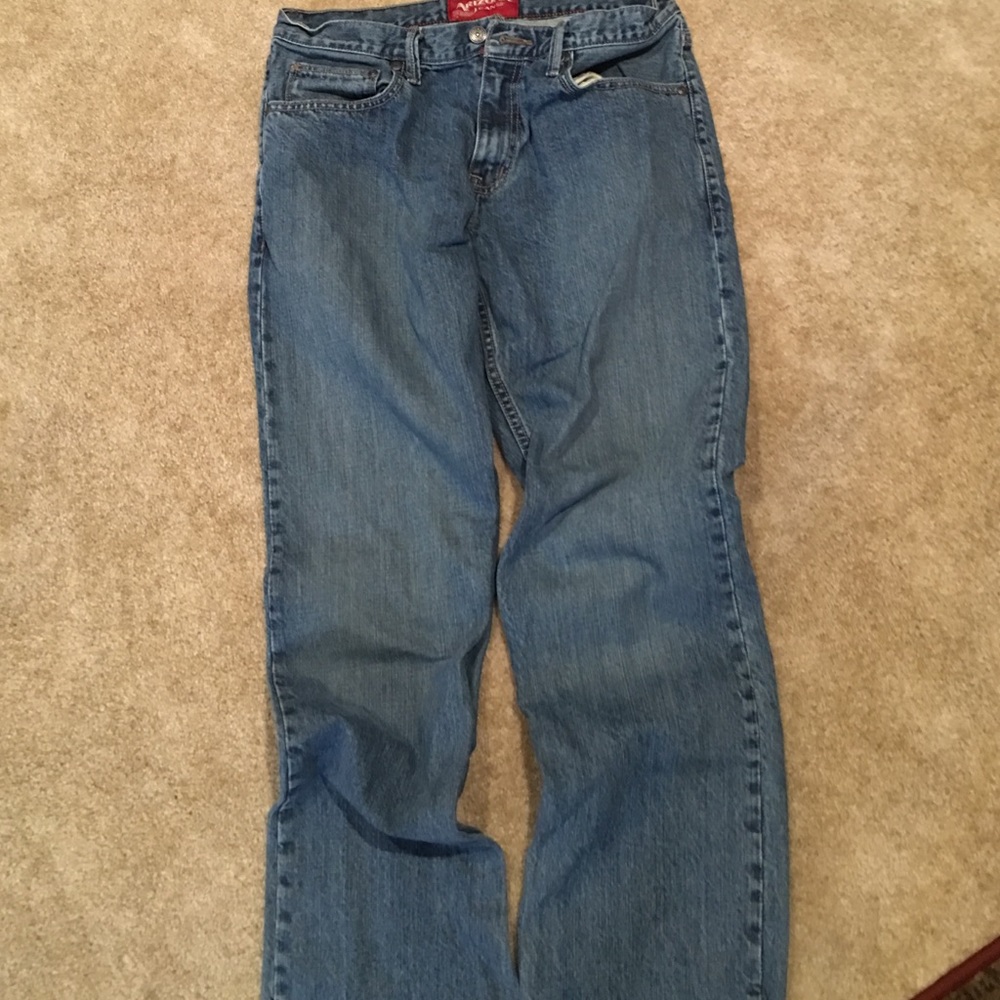 Arizona jeans size 32x32 in like new condition.
