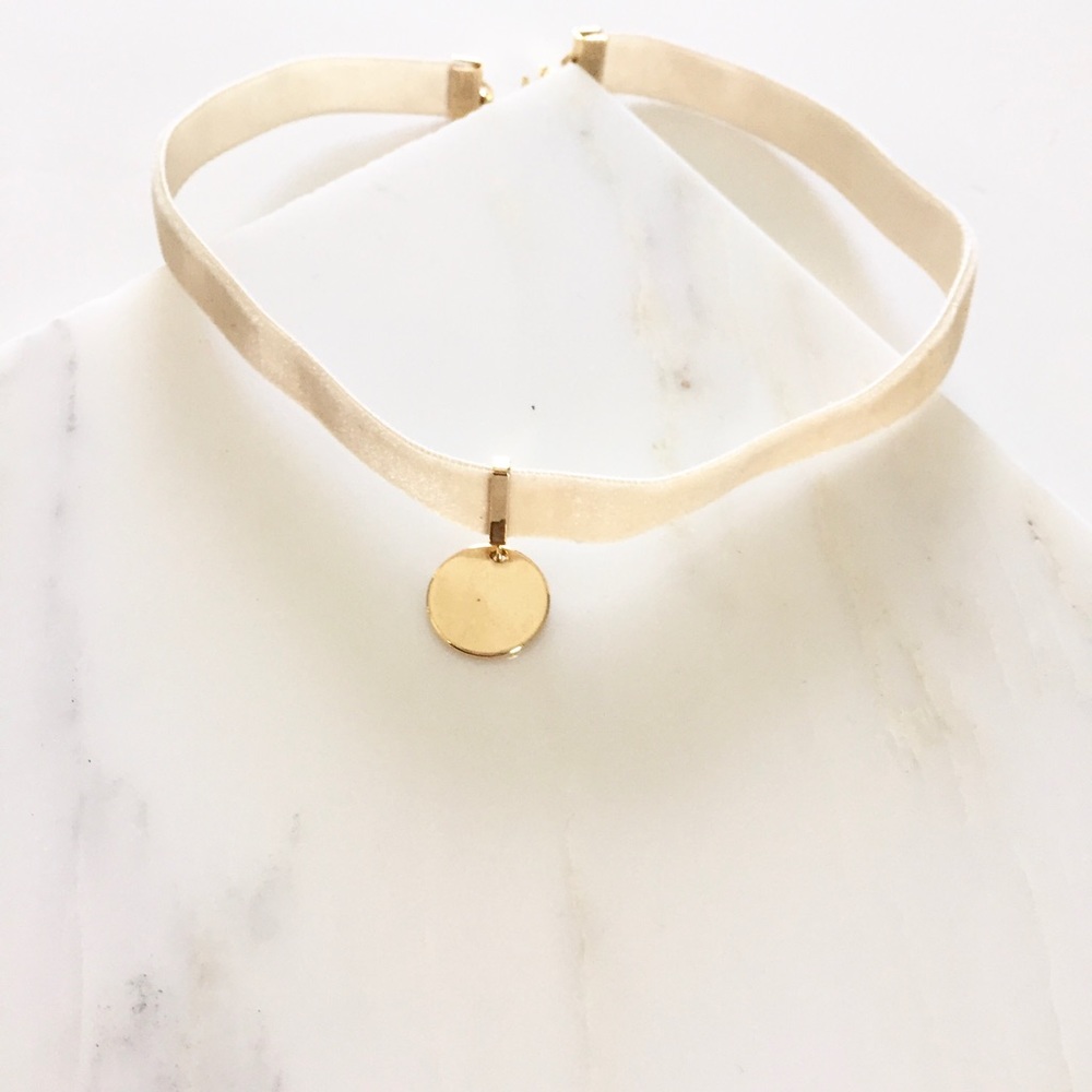 NWT || Ivory Gold Velvet Disc Charm Choker - Picture 1 of 3