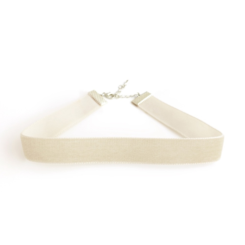 NWT || Ivory Gold Velvet Disc Charm Choker - Picture 3 of 3