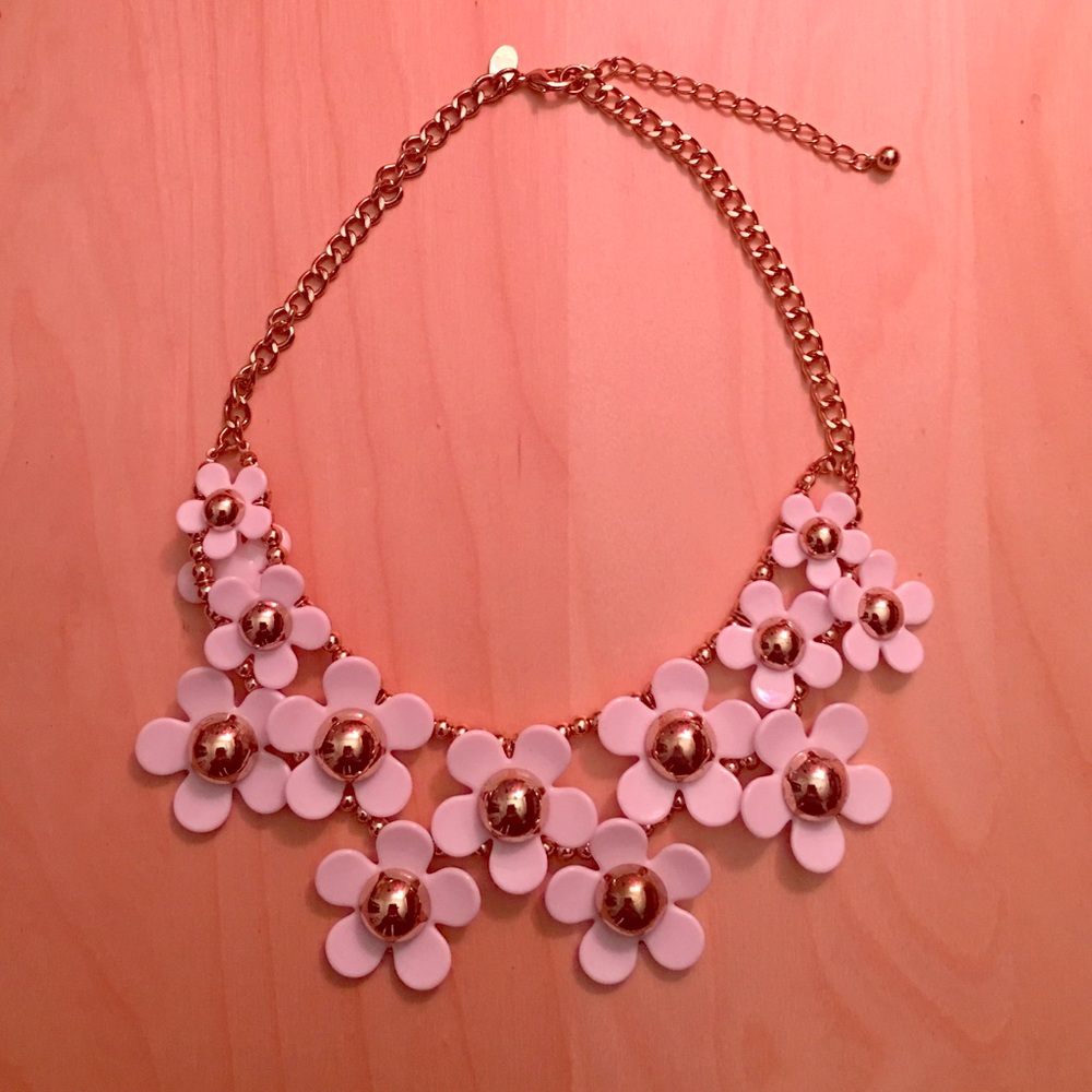 White and gold flower necklace