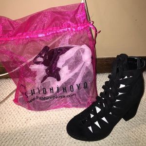 Brand New Fashion Nova 7.5 Woman's Heel
