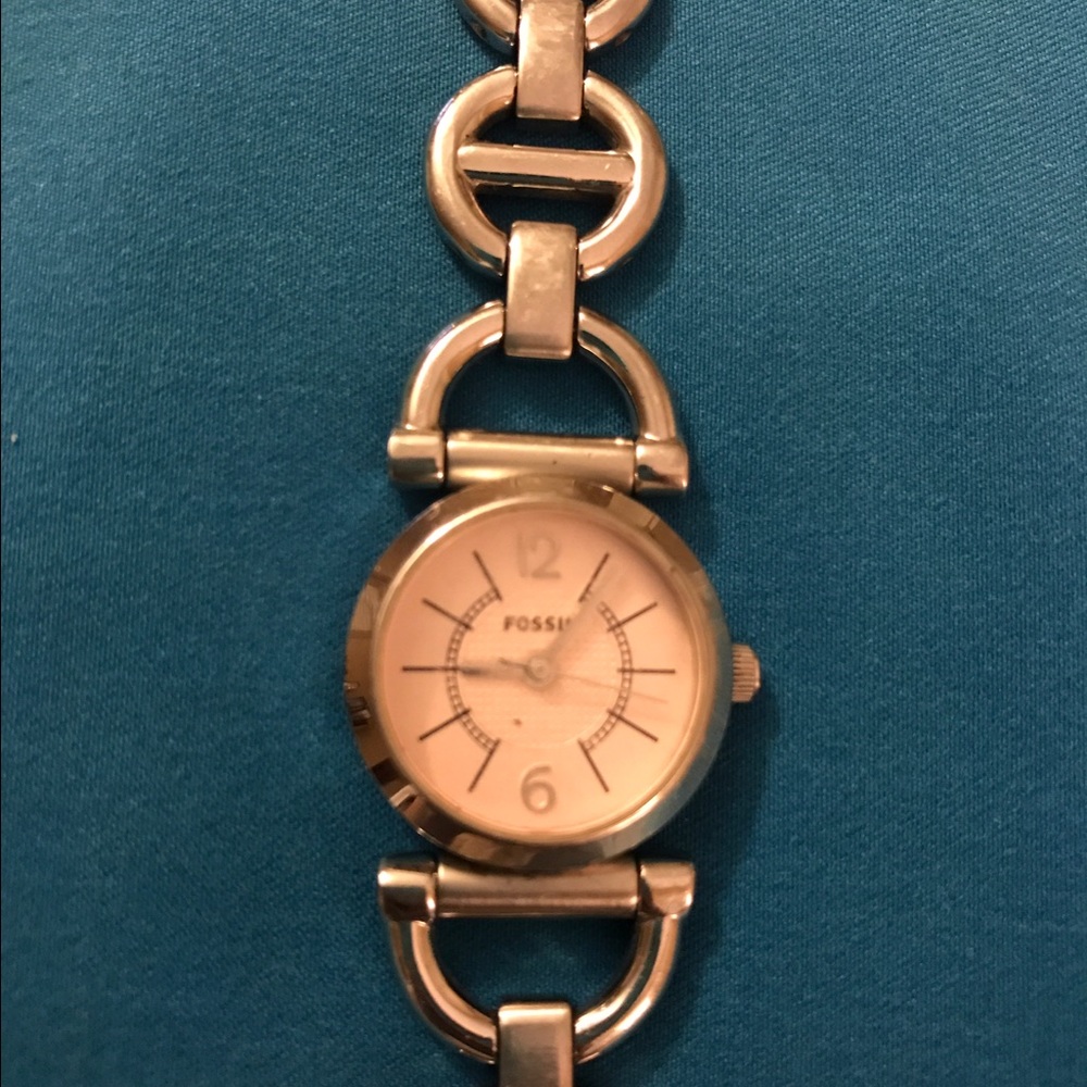 Women's Fossil watch with pale pink face