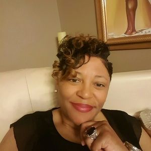 Meet your Posher, Monica