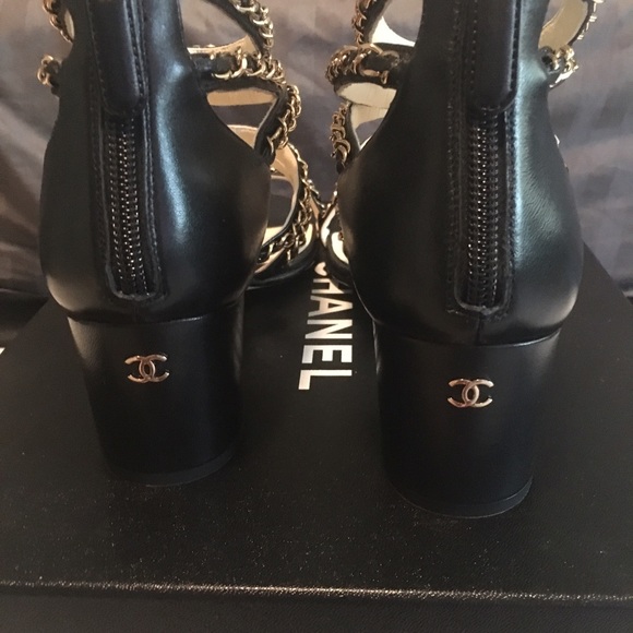 Chanel shoes 38.5 - Picture 2 of 4