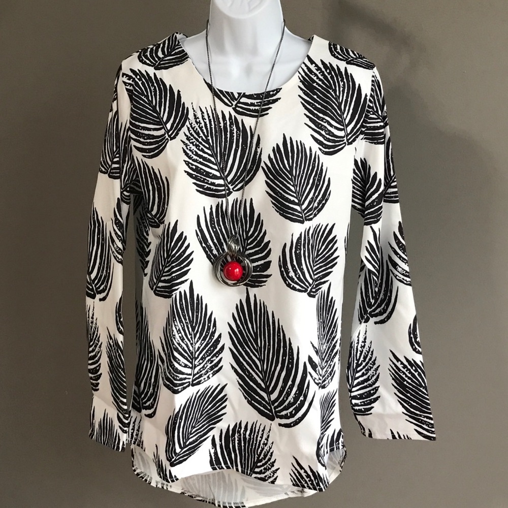 🆕BLACK & WHITE LEAVES TOP